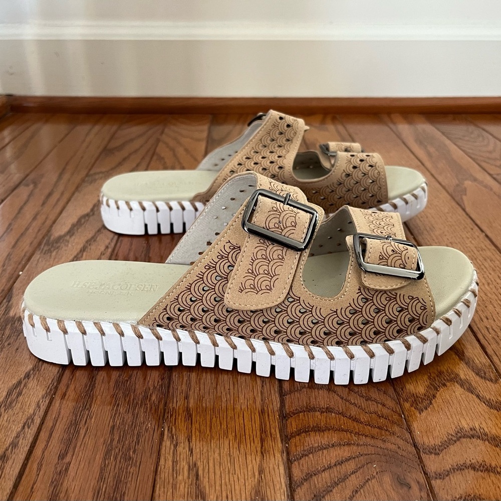 Stylish Leather Upper Tan Sandals With Adjustable Straps